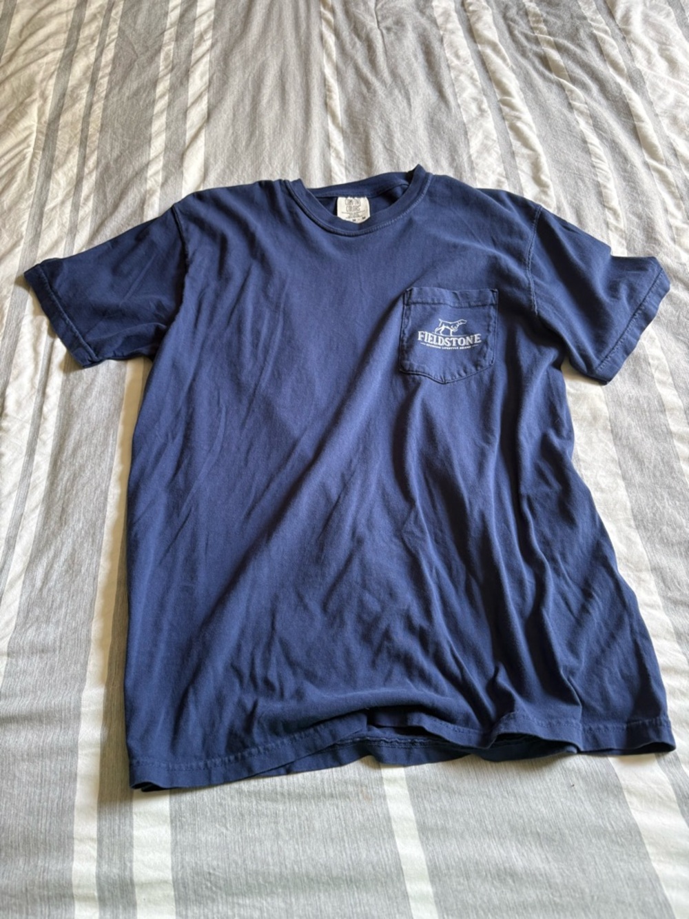 Unisex Fieldstone Short-Sleeve Pocket Tee — Navy